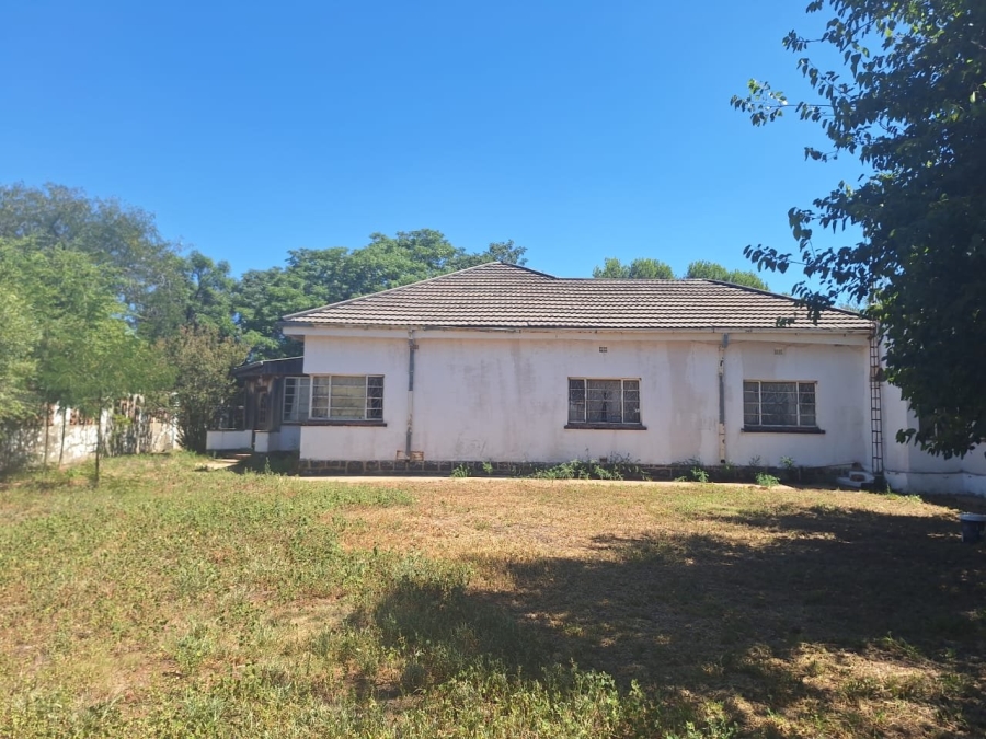 8 Bedroom Property for Sale in Bloemspruit Free State